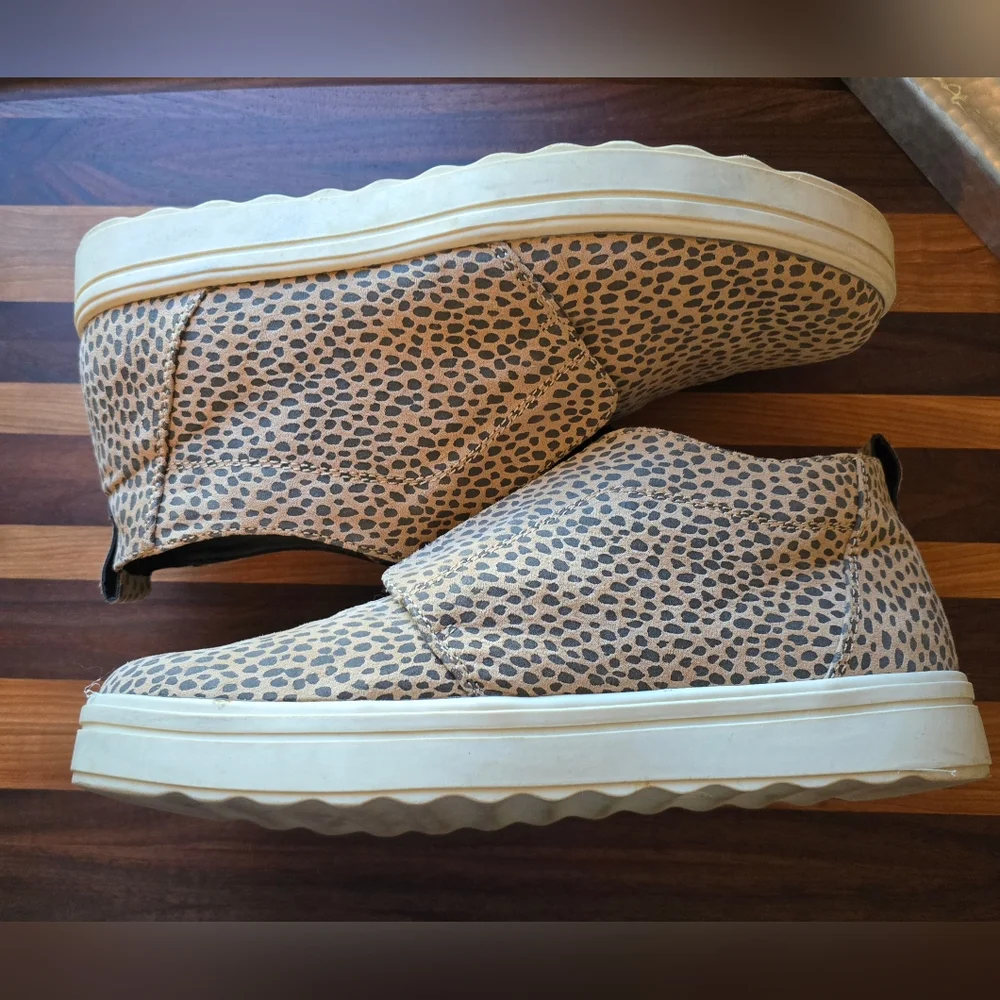 Universal Thread Cheetah Print Slipon Sneakers - Picture 5 of 7